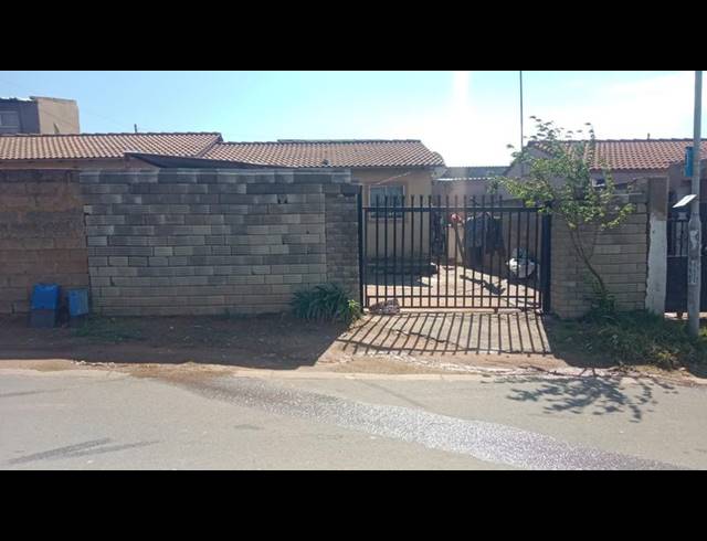 5 BEDROOM HOUSE FOR SALE IN OLIEVENHOUTBOSCH